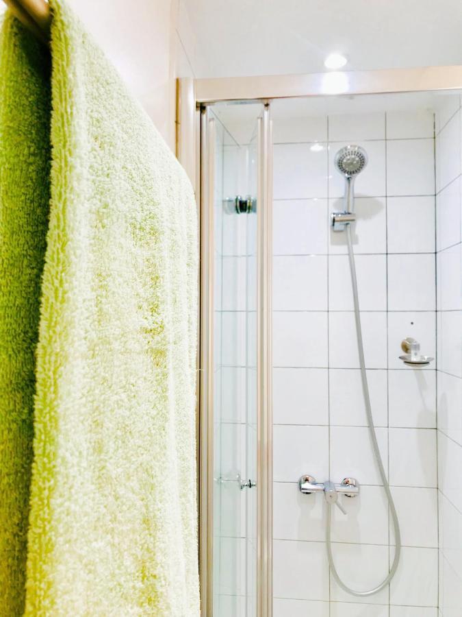 Hostal Santa Ana Colors Μαδρίτη Εξωτερικό φωτογραφία