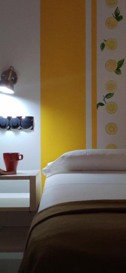 Hostal Santa Ana Colors Μαδρίτη Εξωτερικό φωτογραφία