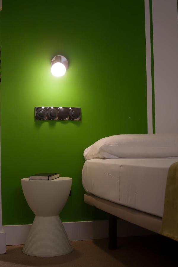 Hostal Santa Ana Colors Μαδρίτη Εξωτερικό φωτογραφία