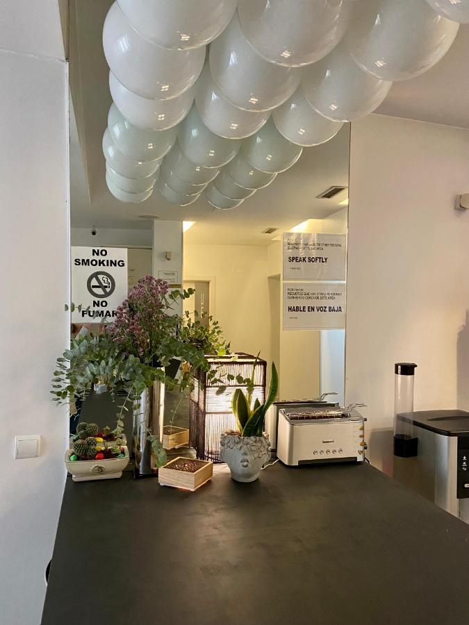 Hostal Santa Ana Colors Μαδρίτη Εξωτερικό φωτογραφία