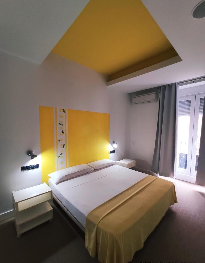 Hostal Santa Ana Colors Μαδρίτη Εξωτερικό φωτογραφία