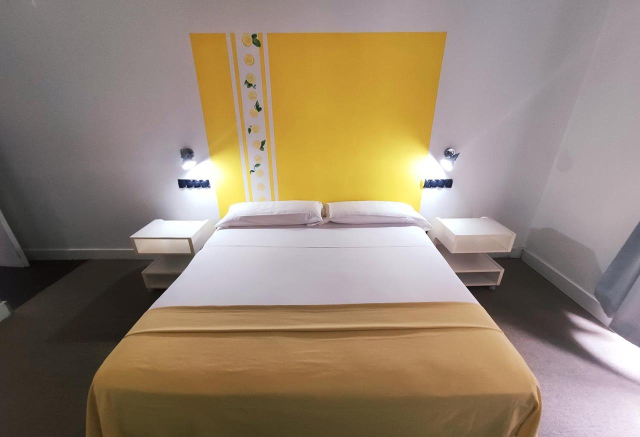 Hostal Santa Ana Colors Μαδρίτη Εξωτερικό φωτογραφία