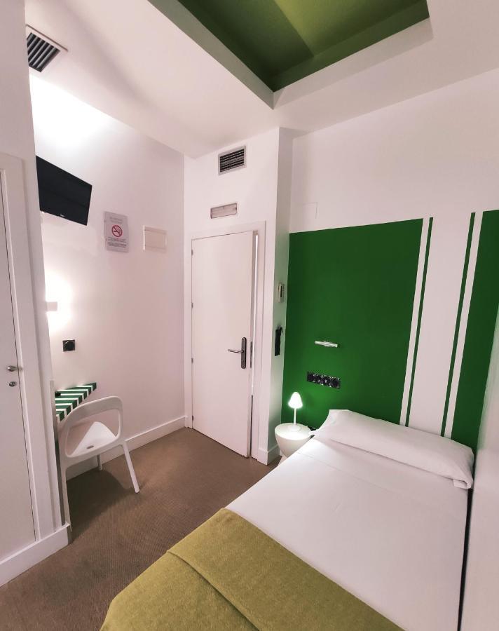 Hostal Santa Ana Colors Μαδρίτη Εξωτερικό φωτογραφία