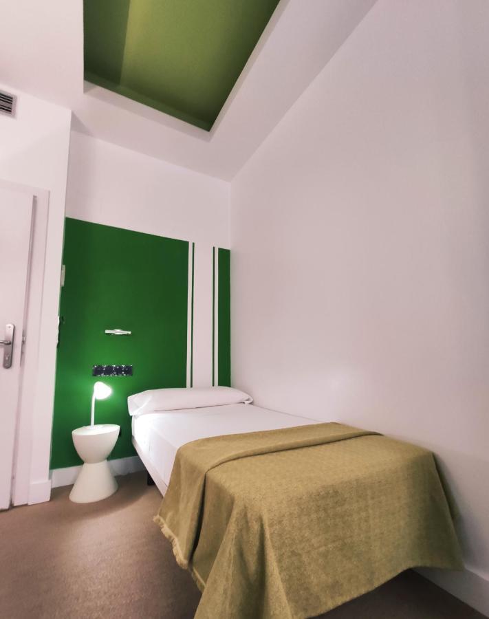 Hostal Santa Ana Colors Μαδρίτη Εξωτερικό φωτογραφία